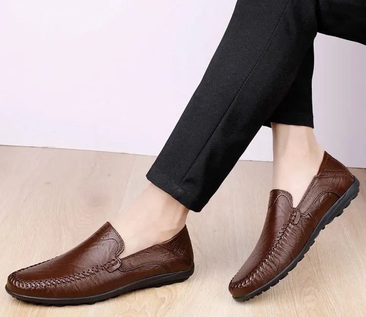 CLOHOO Men’s Business Casual Leather Shoes – Comfortable Breathable Cowhide with Durable Rubber Sole